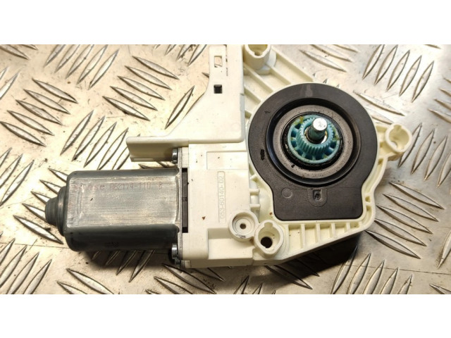 Передний двигатель механизма для подъема окон