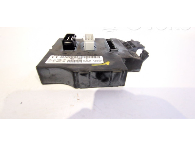 Блок комфорта 8201140808, UCHN3G2005X83   Renault Trafic II (X83)   