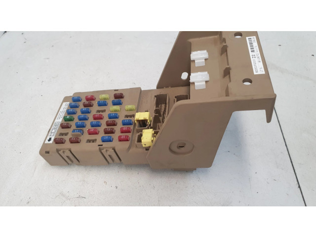Блок предохранителей LB101101B, 82201FG010   Subaru Impreza III    