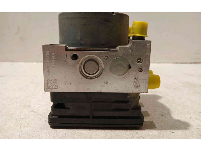 Блок АБС 476608628R Dacia Dokker 2012 - года