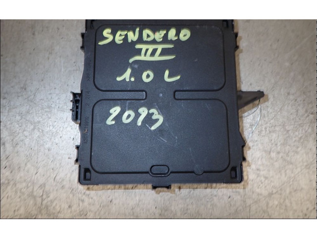 Блок предохранителей 284B04064R Dacia Sandero III