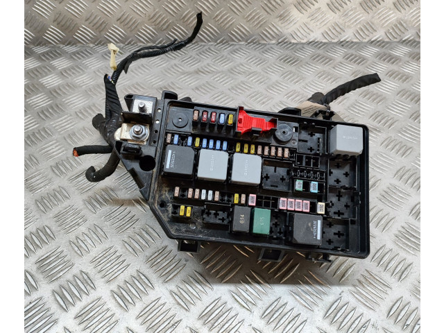 Блок предохранителей 32331868, 8891995098 Volvo XC40