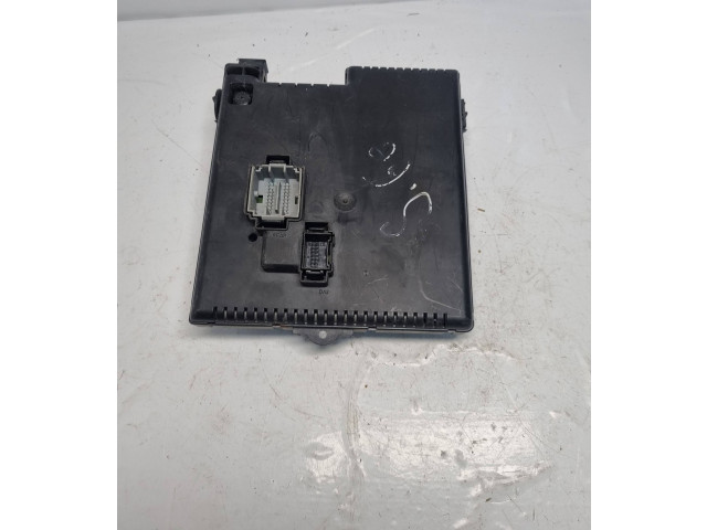 Блок предохранителей 30786646, 28080156 Volvo S60