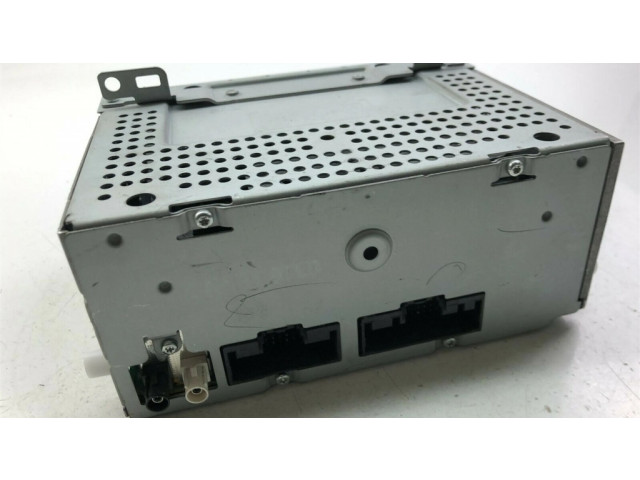 Радио/ проигрыватель CD/DVD / навигация