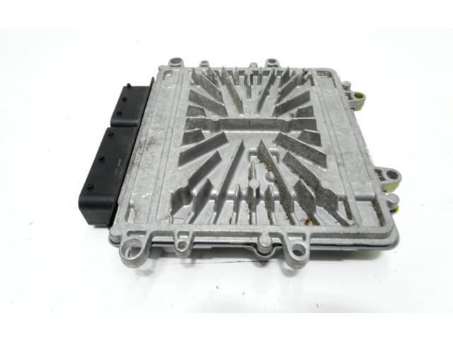 Блок управления двигателя 30785100, 1039S18372   Volvo V70