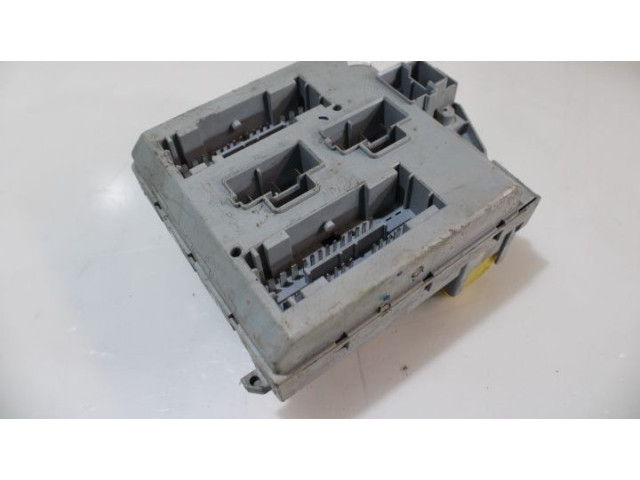 Блок предохранителей     Fiat Linea    