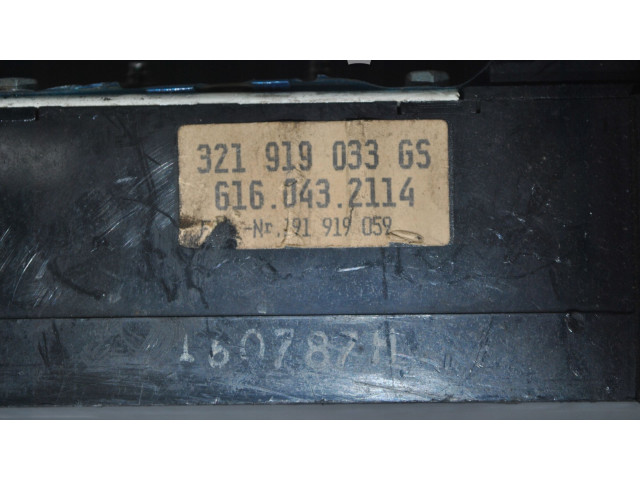 Přístrojová deska Volkswagen PASSAT B2 1984 321919033GS