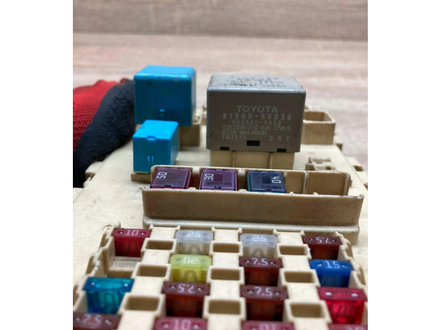   Pojistková skříňka 8198050030, 0665004650   Toyota Land Cruiser (J120) 2002