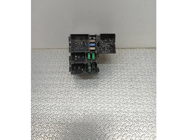 Блок предохранителей 243517538R Renault Clio IV