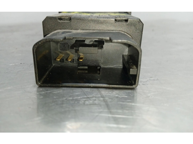 Подушка безопасности водителя    Volkswagen Caddy