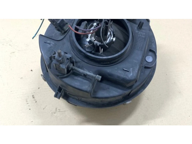 Передняя фара  