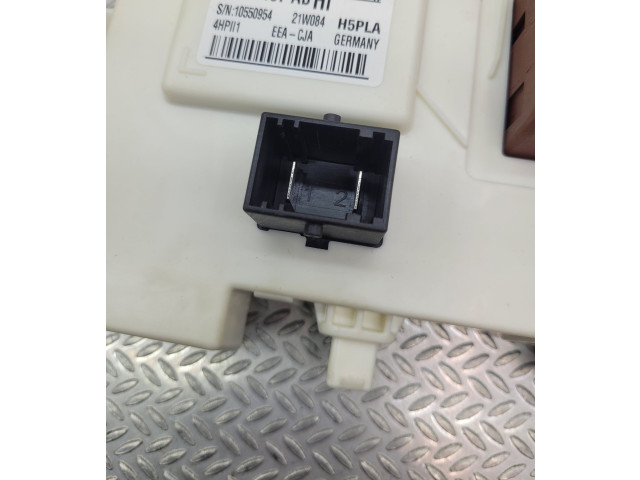 Блок управления 32268107 Volvo XC40