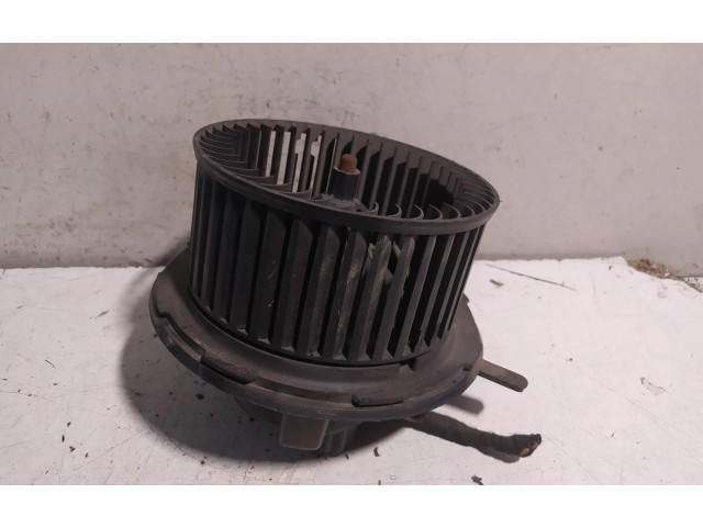 Вентилятор печки       Volkswagen Caddy
