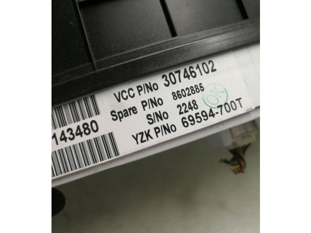 Панель приборов 30746102, 8602885 Volvo V70