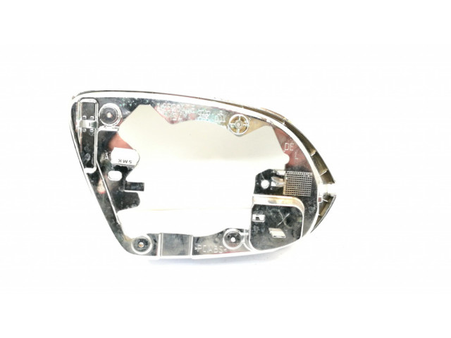 Пластиковая отделка зеркала