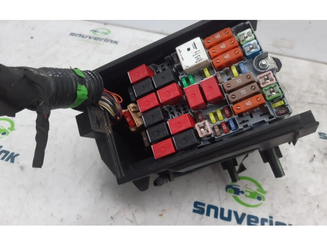 Блок предохранителей K68286175AA, K68282231AA Jeep Compass