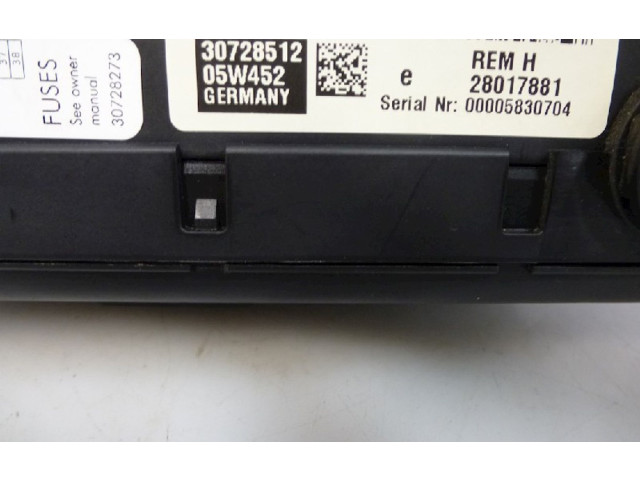 Блок предохранителей  30728512, 30728512   Volvo V70    