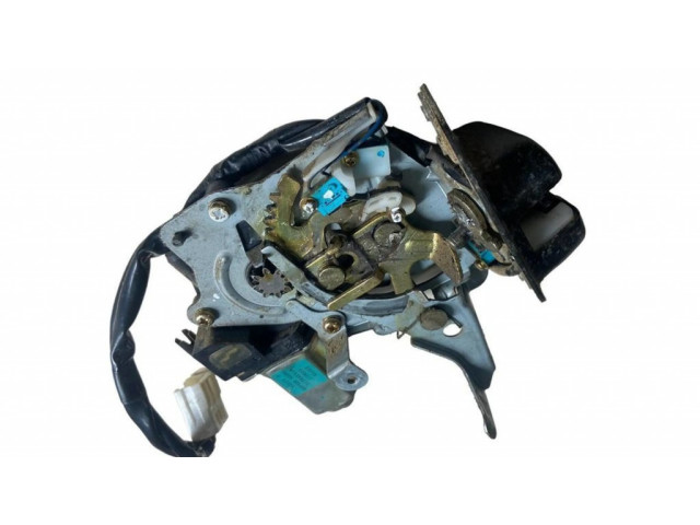 Замок задней крышки