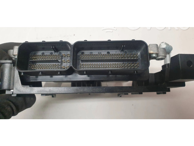 Блок управления двигателя 30646931 Volvo S80