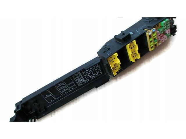 Блок предохранителей Jeep Grand Cherokee