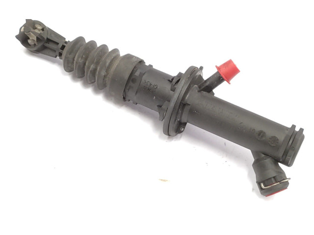 Турбина Масляный насос Renault Clio III 8200436137 для двигателя K9K 766