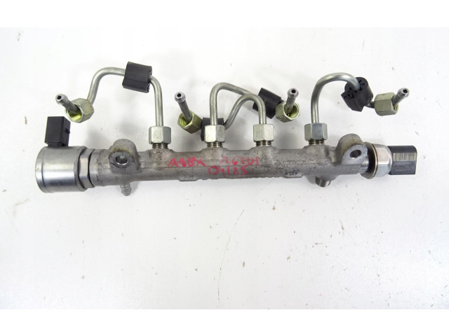 Топливная рампа 04L089G   Audi A1  