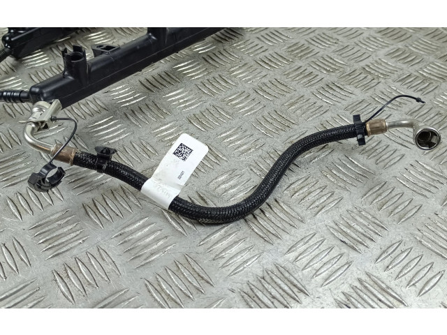 Топливная рампа 05281428AA   Jeep Grand Cherokee WL  