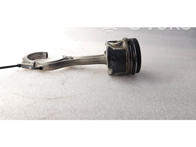 Píst Audi Q7 4L BUG