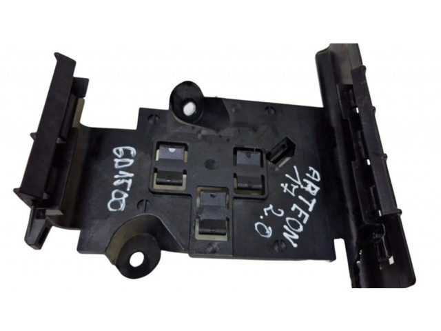 Держатель блока управления двигателем