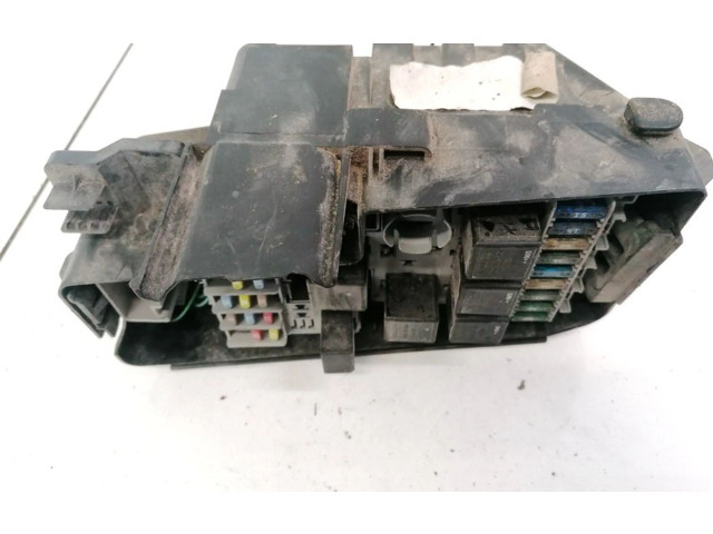 Блок предохранителей  30728132   Volvo V70    