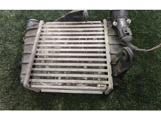 Интеркулер 6Q0145804A Audi A3 S3 8L