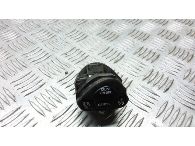 Мултифункционный включатель управления / ручка