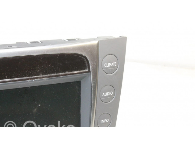 Радио/ проигрыватель CD/DVD / навигация