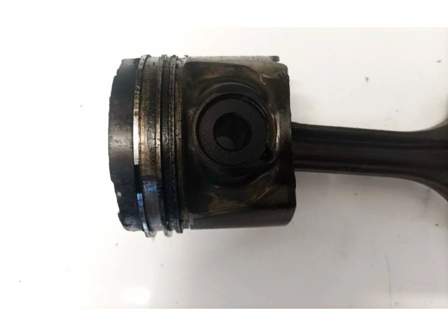  Поршень с шатуном    Volvo XC90  