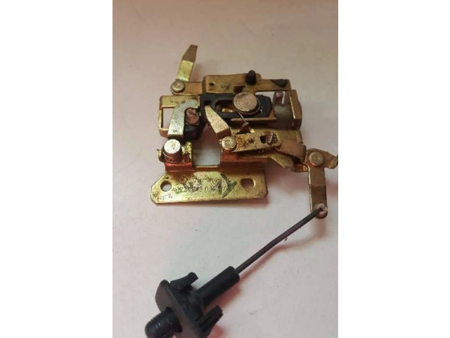 Замок багажника 721843654B Volkswagen Transporter - Caravelle T4 1991 - 2003 года