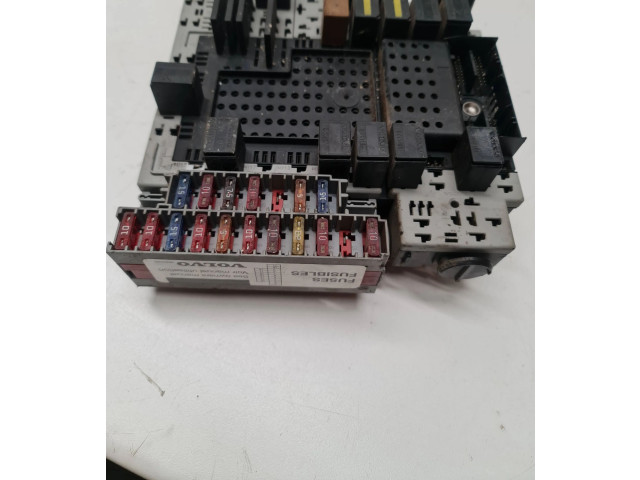 Блок предохранителей HWPN8645729, 000002008293   Volvo V70    