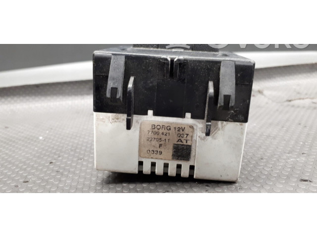 Дисплей    7700421037   Renault Clio II