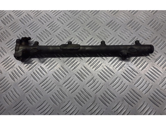 Топливная рампа A6110700095   Mercedes-Benz E W210  