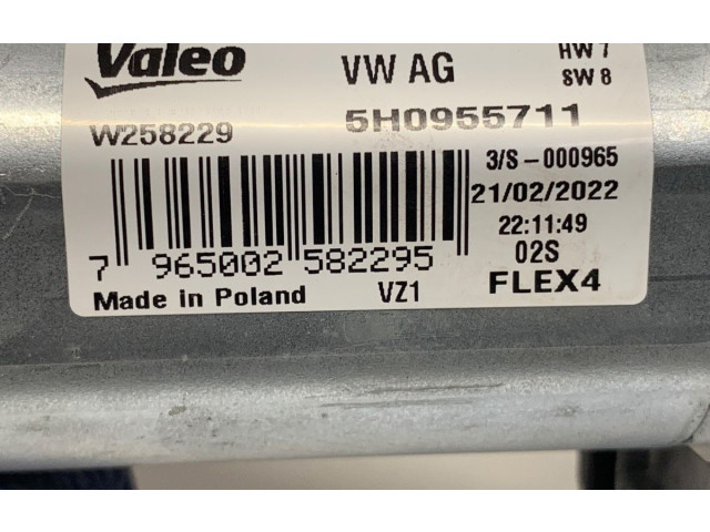 Моторчик заднего дворника 5H0955711    Skoda Octavia Mk4