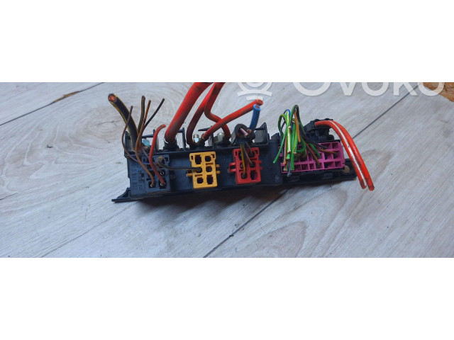 Блок предохранителей  8l0941822, 896081000   Audi A3 S3 8L    