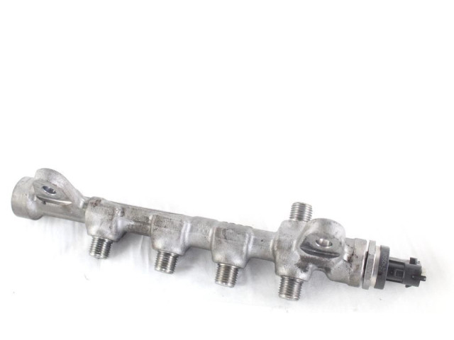 Топливная рампа 55215208 Lancia Delta