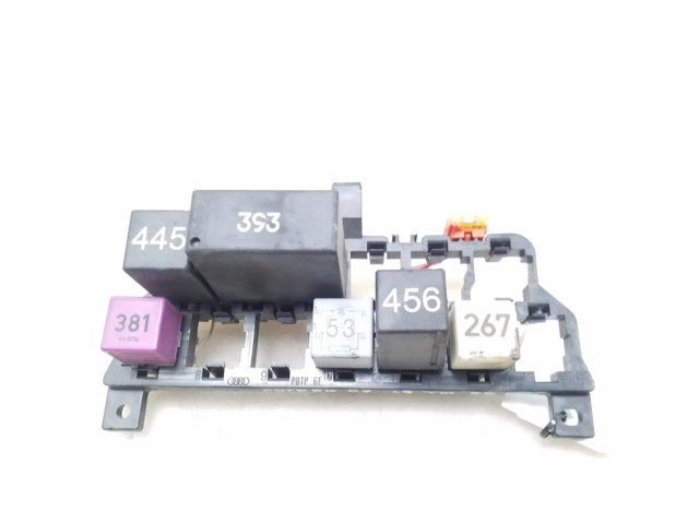 Блок предохранителей 8D0937503E Skoda Superb B5 (3U)