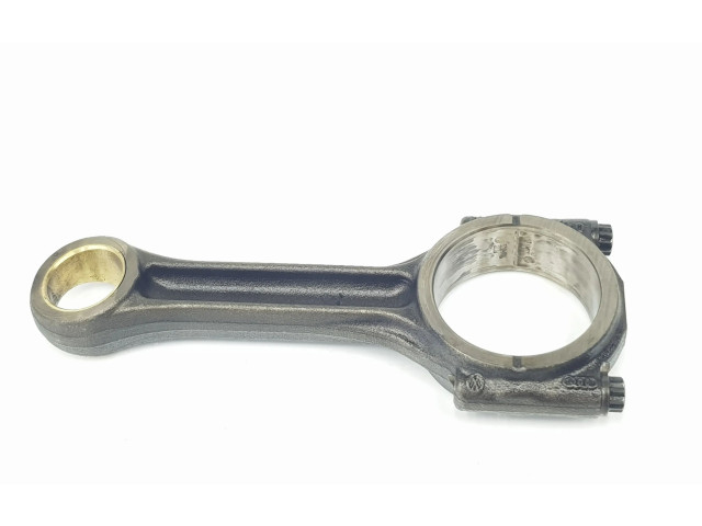 Шатун CRLB 04L105401A, 04L105401A    Skoda Superb B8 (3V)  