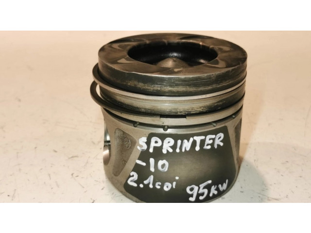 Píst A6510301117 Mercedes-Benz Sprinter W906 pro naftový motor 2.1