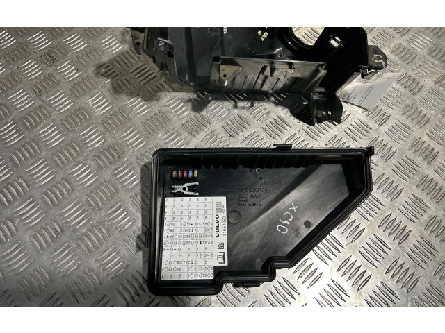 Блок предохранителей  31398000, 31398001   Volvo XC90    