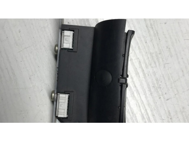 Мултифункционный включатель управления / ручка