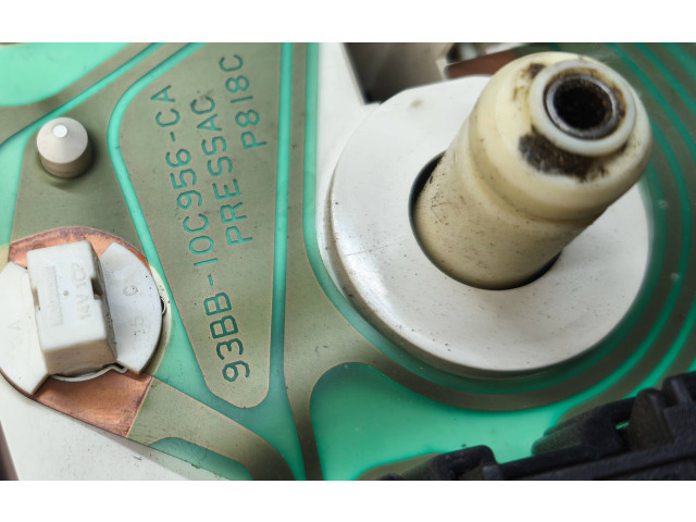 Přístrojová deska Ford Mondeo MK I 1995 93BB10B885BA