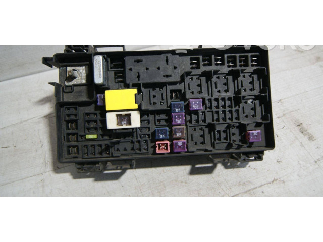 Блок предохранителей  68105502AB, KA03193010   Jeep Liberty    