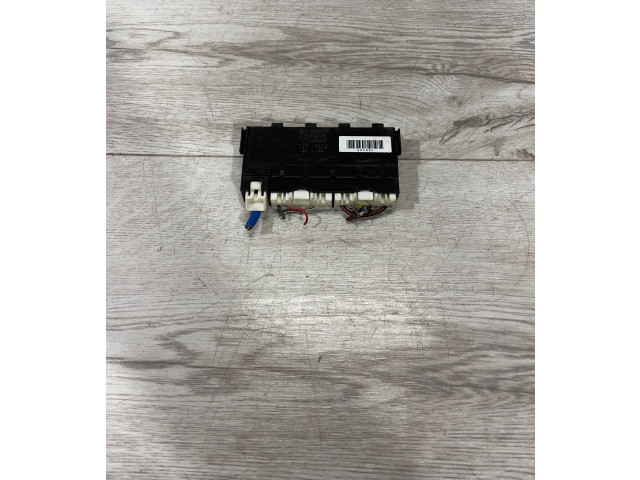   Pojistková skříňka 8264130250, 009818Z4   Lexus GS 300 350 430 450H 2006