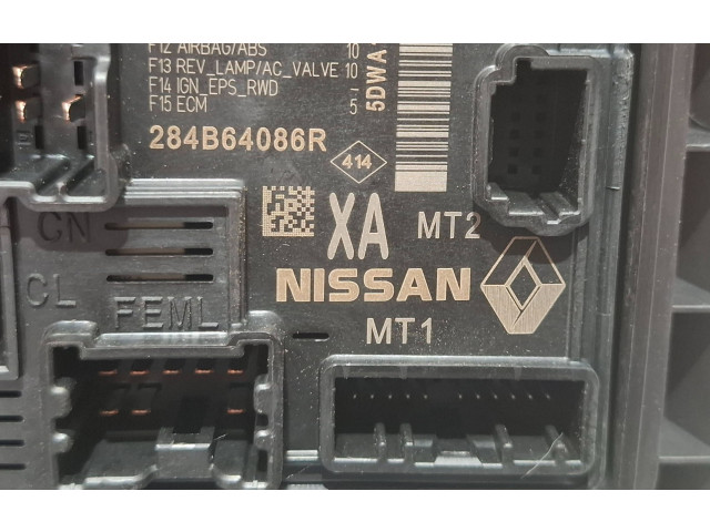 Блок предохранителей  284C03643R   Renault Clio V    